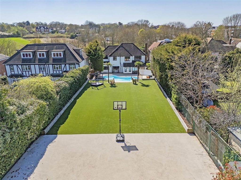 Additional image 28 of 4 bed detached house for saleCourtland Drive, Chigwell IG7