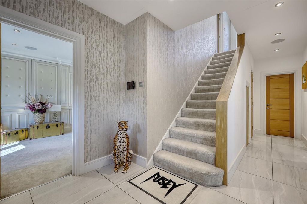Additional image 2 of 4 bed detached house for saleCourtland Drive, Chigwell IG7