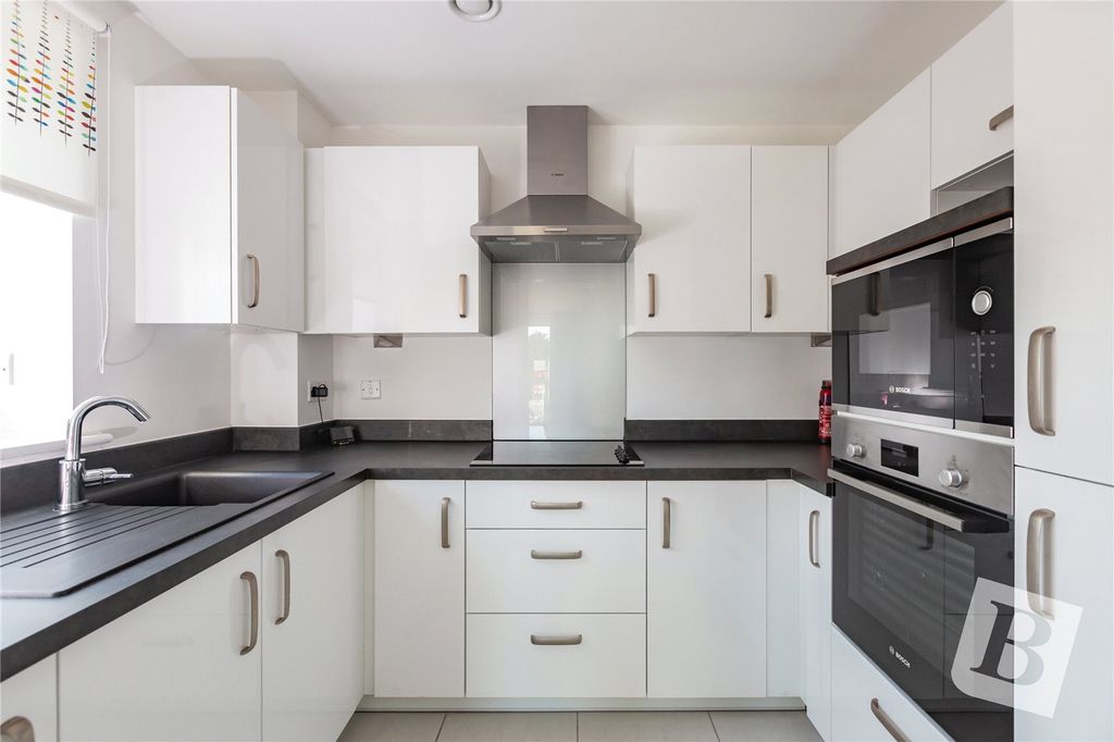 Additional image 5 of 2 bed flat for salePrinces Road, Chelmsford, Essex CM2