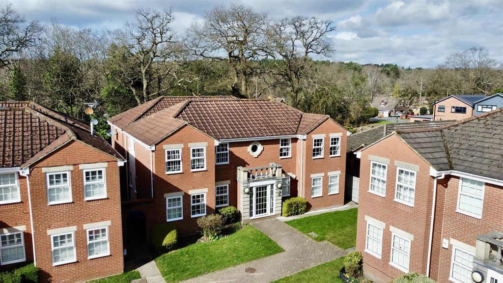 Additional image 12 of 2 bed flat for saleRaleigh Way, Frimley, Camberley GU16