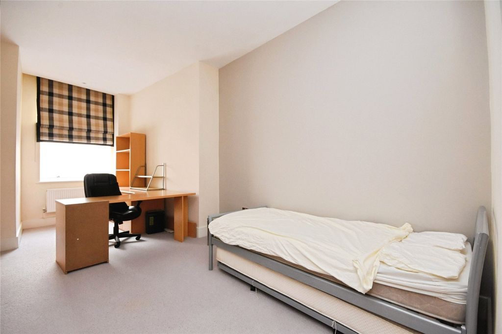 Additional image 9 of 2 bed flat for saleHigh Street, Chelmsford, Essex CM1