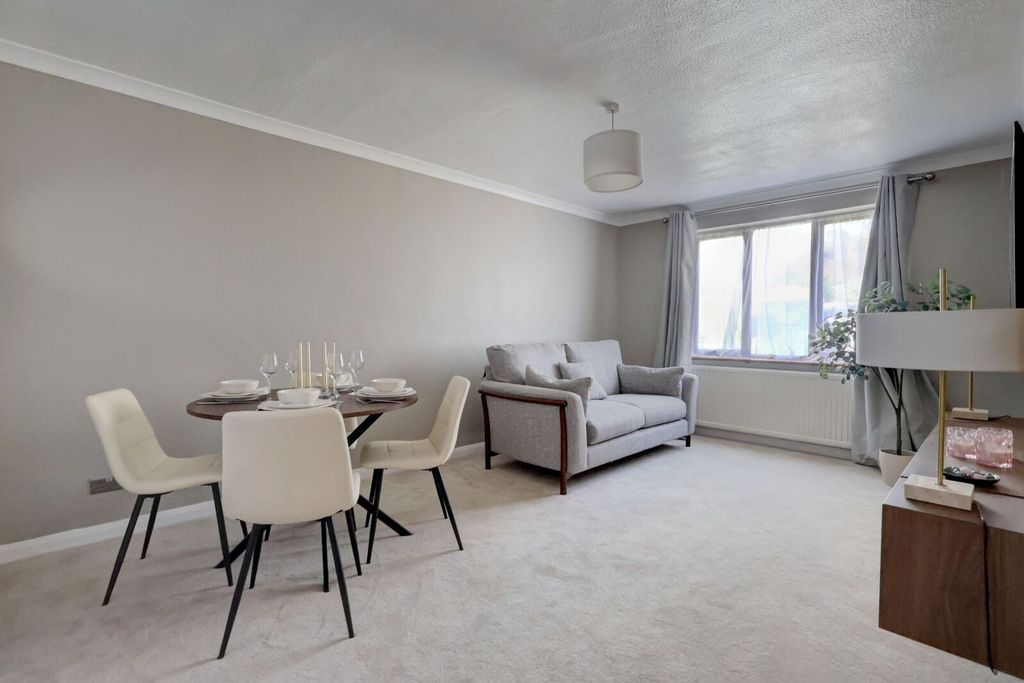 Additional image 3 of 1 bed flat for saleSummerleys Road, Princes Risborough, Buckinghamshire HP27