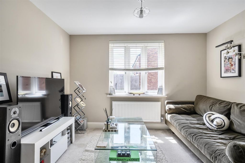 Additional image 5 of 1 bed flat for saleCochran Avenue, Chippenham SN15