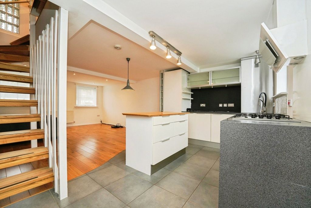 Additional image 3 of 2 bed flat for saleLower Leys, Evesham, Worcestershire WR11