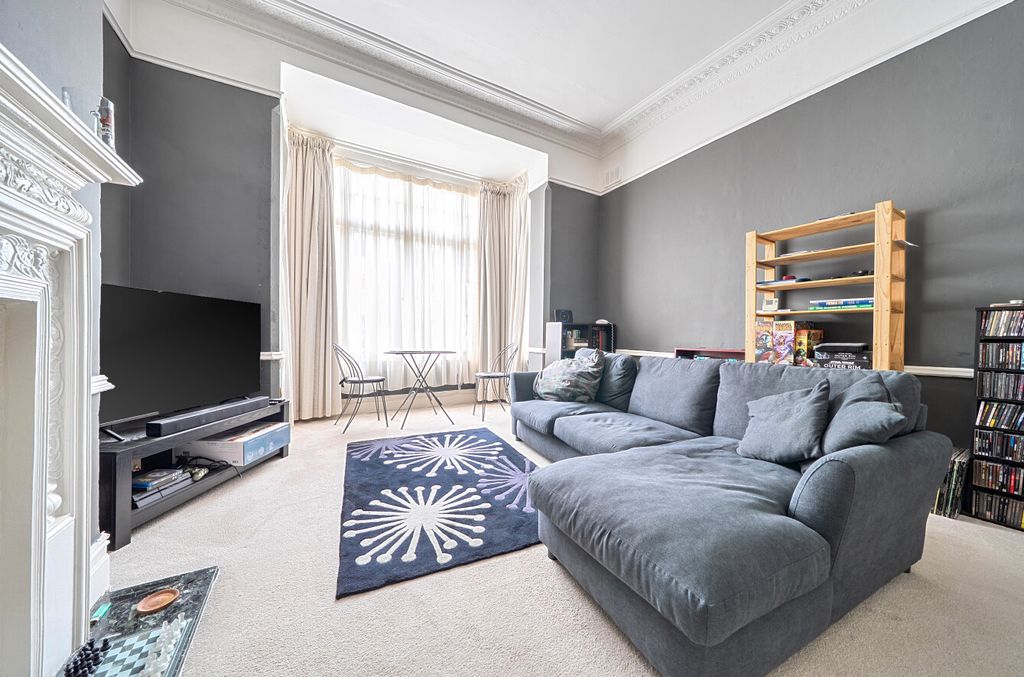Additional image 4 of 1 bed flat for saleLower Camden, Chislehurst, Kent BR7