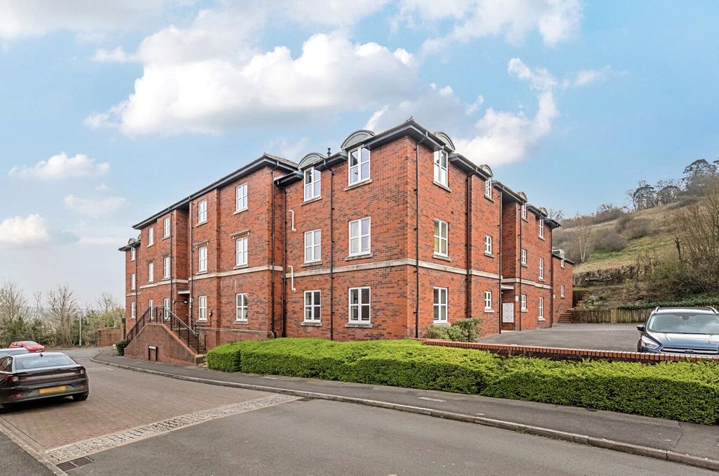 Additional image 13 of 2 bed flat for saleCunetio Gardens, White Horse Road, Marlborough SN8