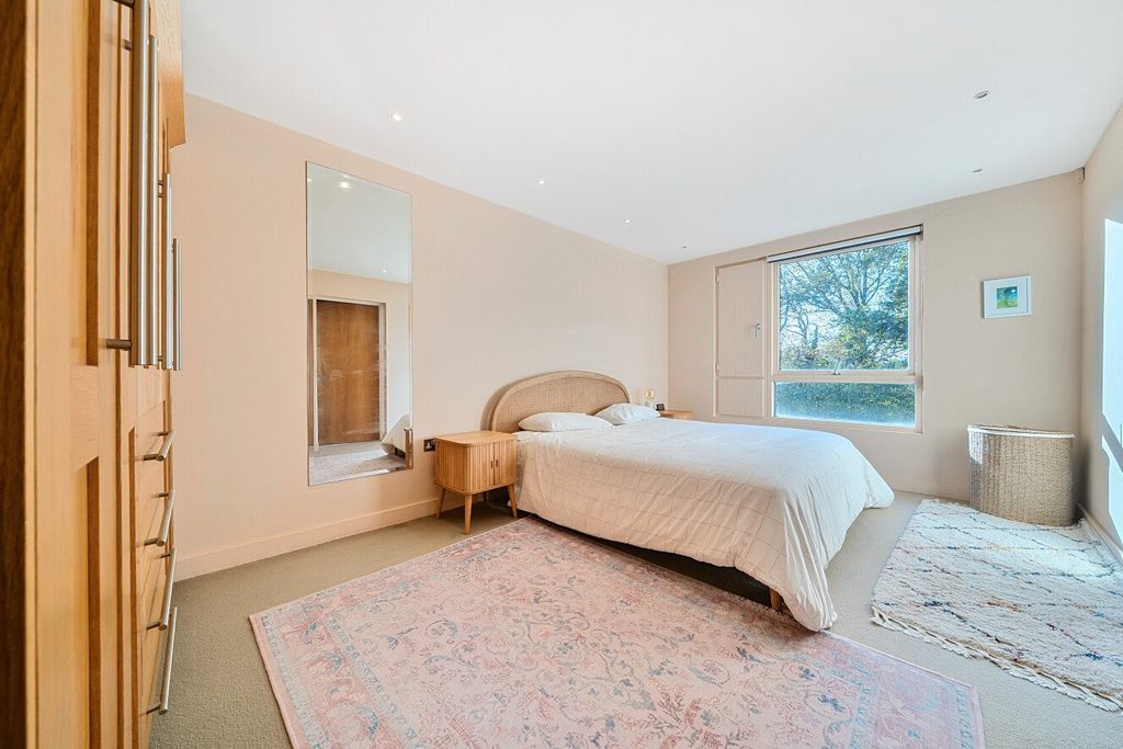 Additional image 6 of 2 bed flat for saleElmstead Lane, Chislehurst BR7