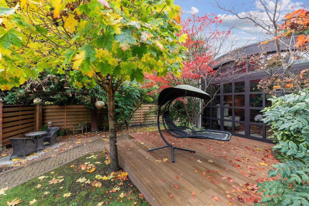 Additional image 4 of 4 bed detached house for saleLaurino Place, Bushey WD23