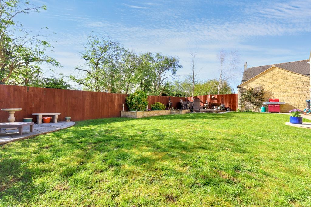 Additional image 26 of 4 bed detached house for sale4 Hatwell Row, Carterton OX18