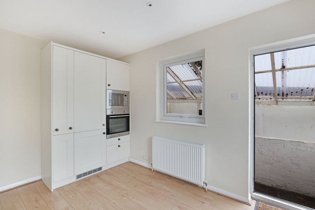 Additional image 10 of 3 bed detached house for saleRoebuck Lane, Buckhurst Hill IG9