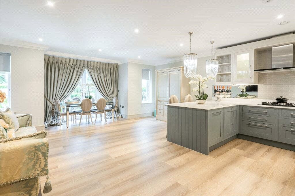 Additional image 2 of 2 bed flat for saleKings Ridge, Golf Drive, Camberley, Surrey GU15