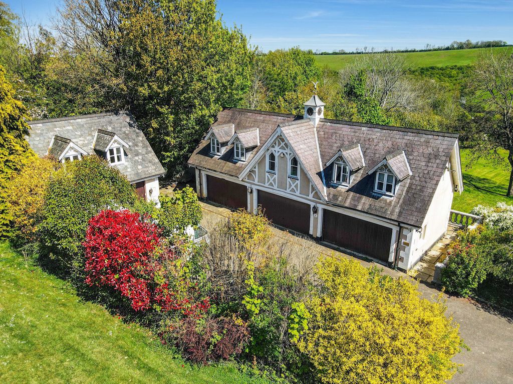 Additional image 29 of 6 bed detached house for saleTupwood Lane, Caterham CR3