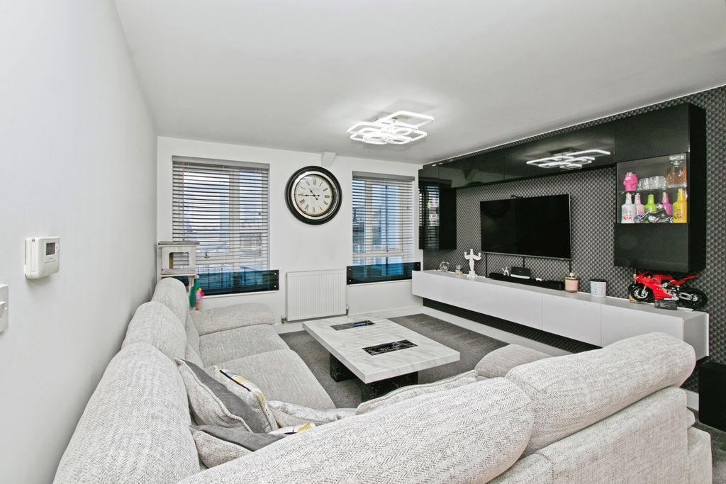 Additional image 6 of 2 bed flat for saleKerrier Way, Camborne, Cornwall TR14
