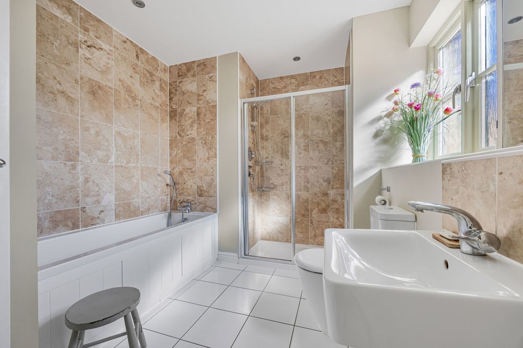 Additional image 24 of 5 bed detached house for saleBeecham Close, Cirencester, Gloucestershire GL7