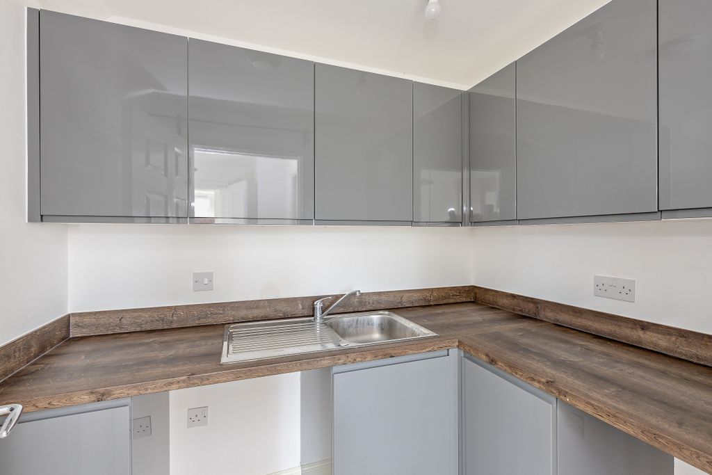 Additional image 8 of 4 bed link detached house for saleWaterside Crescent, Castleford, West Yorkshire WF10