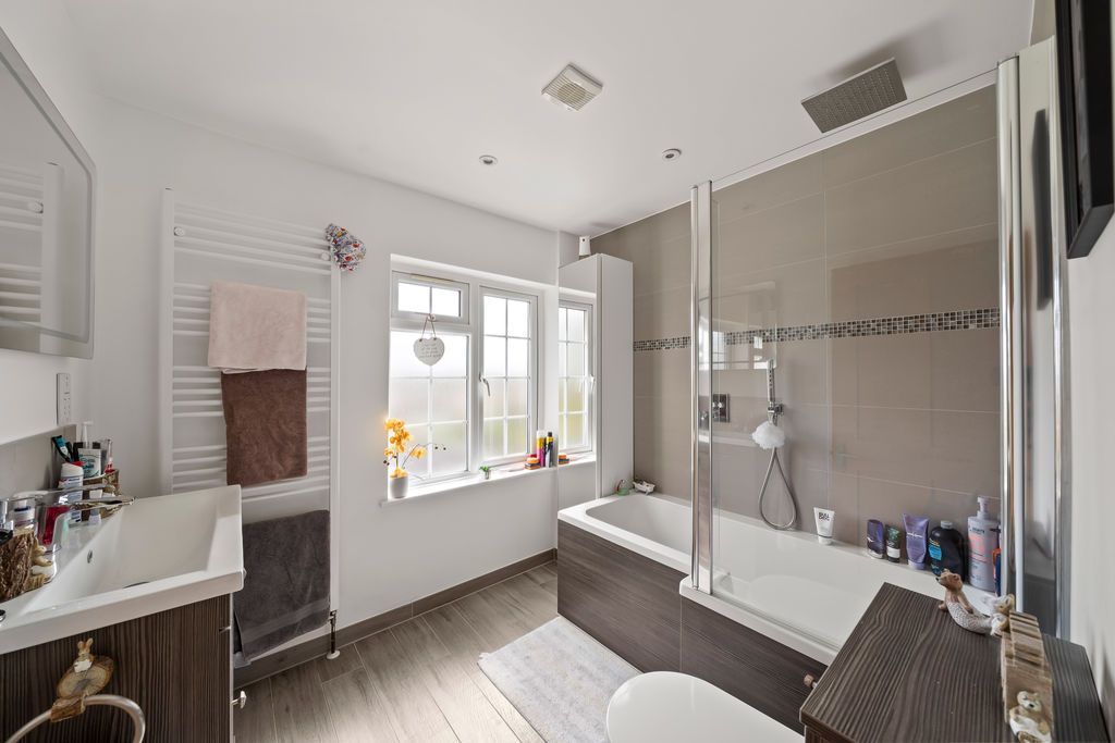 Additional image 15 of 4 bed semi-detached house for saleHarrow Road, Carshalton Beeches SM5