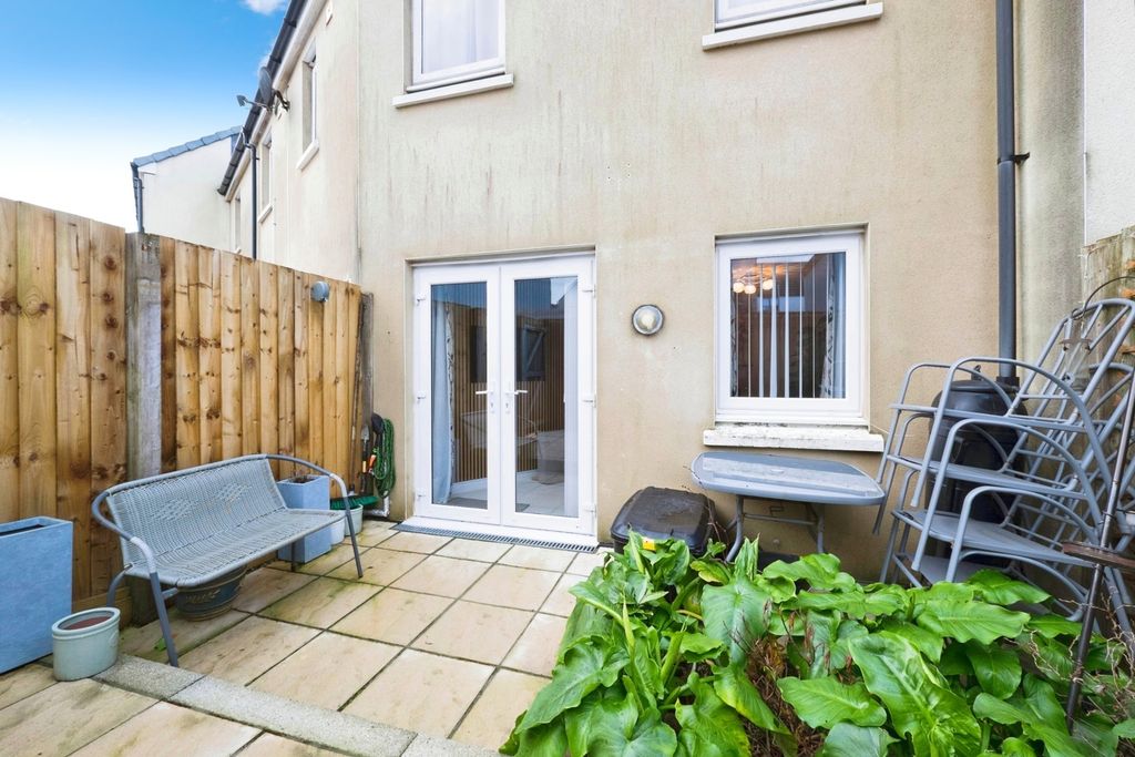 Additional image 8 of 1 bed flat for saleRotair Road, Camborne, Cornwall TR14