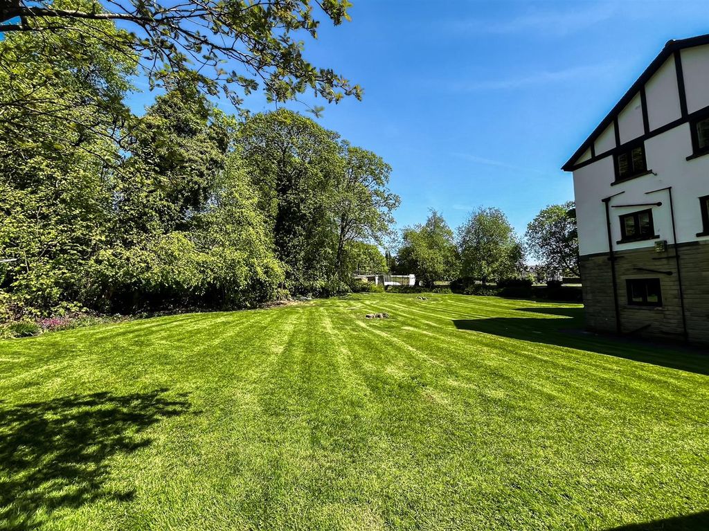 Additional image 16 of 2 bed flat for salePark Road, Buxton SK17