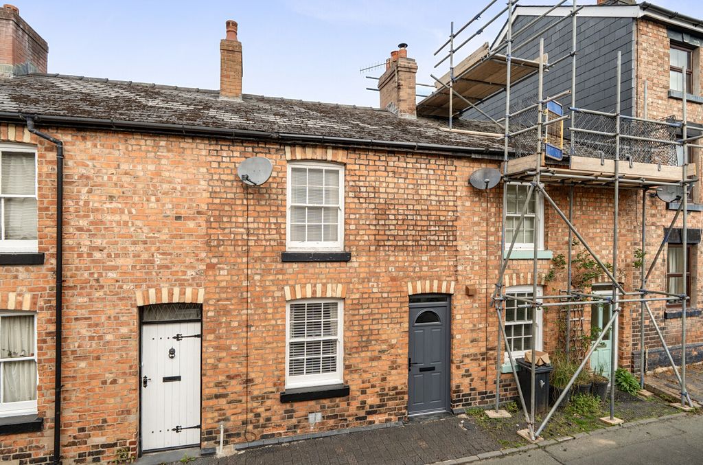 2 bed terraced house for salePicton Street, Llanidloes, Powys SY18