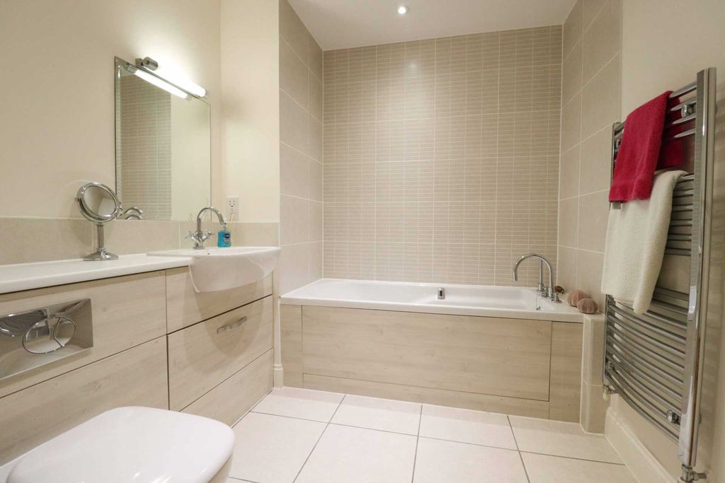 Additional image 10 of 2 bed flat for salePriory Court, Marlborough SN8