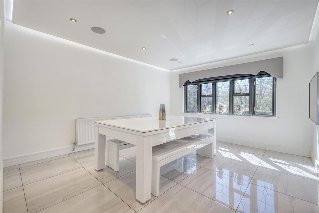 Additional image 15 of 4 bed detached house for saleCourtland Drive, Chigwell IG7