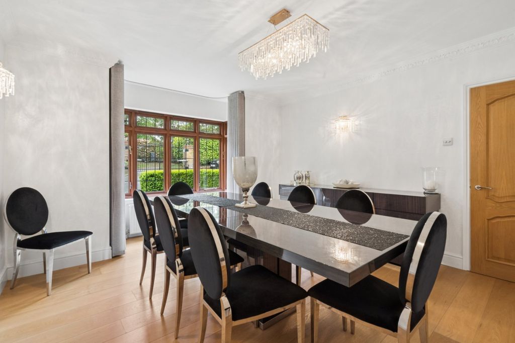 Additional image 7 of 5 bed detached house for saleBurtons Lane, Chalfont St. Giles, Buckinghamshire HP8