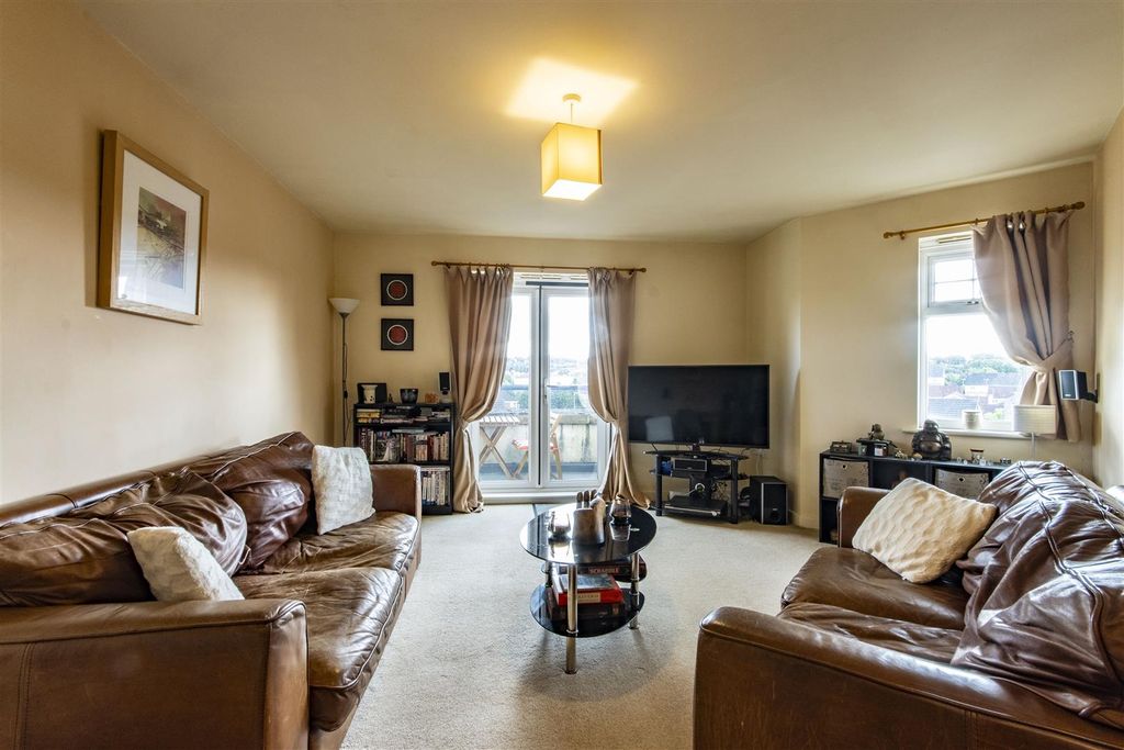 Additional image 2 of 2 bed flat for saleAston House, Horse Chestnut Close, Chesterfield S40