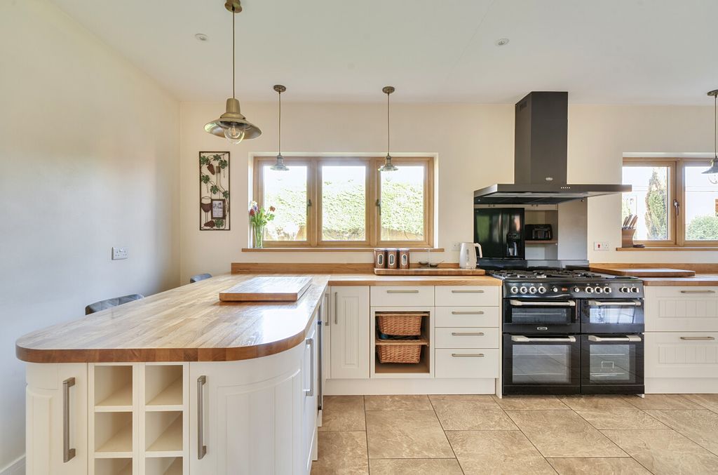 Additional image 4 of 4 bed bungalow for saleChard Common, Chard, Somerset TA20