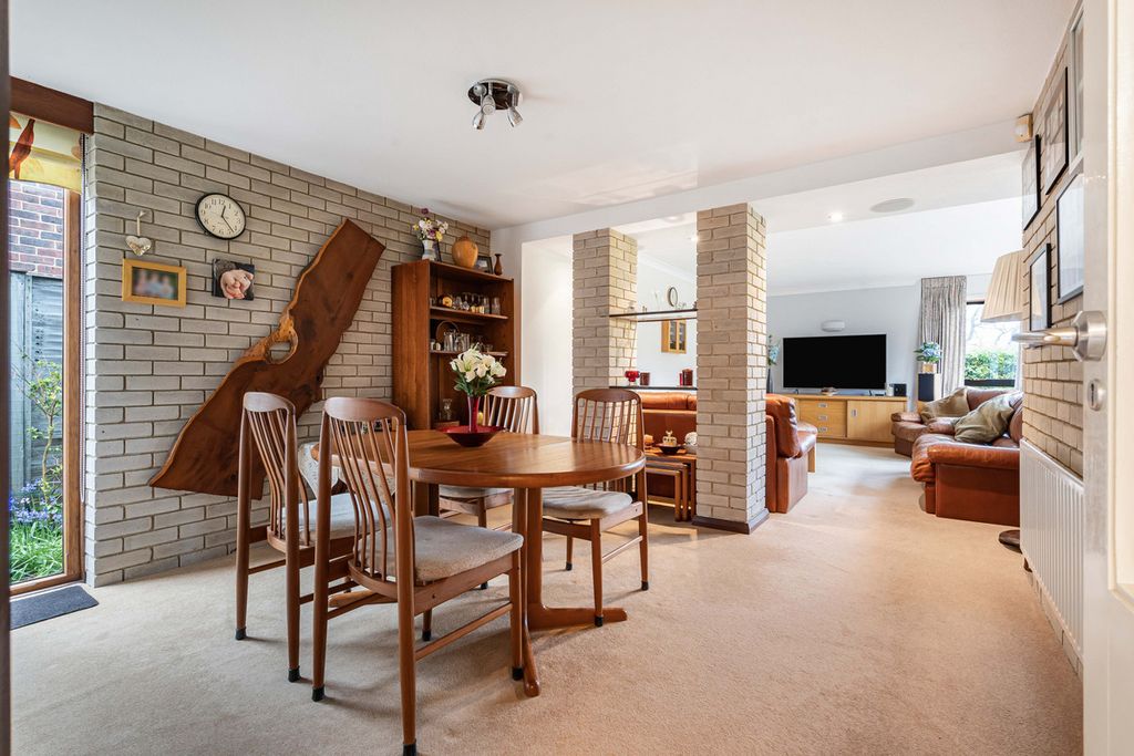 Additional image 4 of 3 bed detached bungalow for saleBroad Walk, Caterham CR3