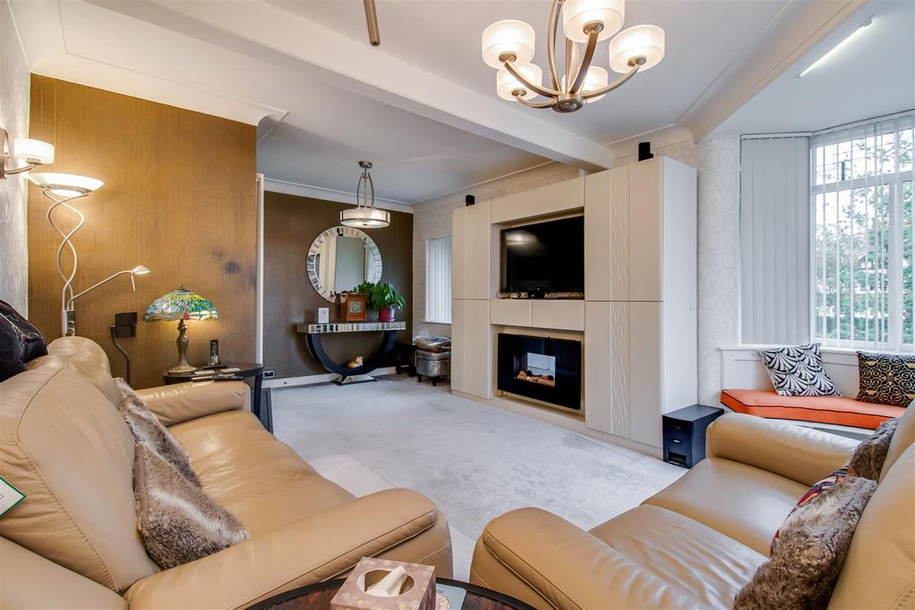 Additional image 4 of 5 bed detached house for saleFerrybridge Road, Castleford WF10