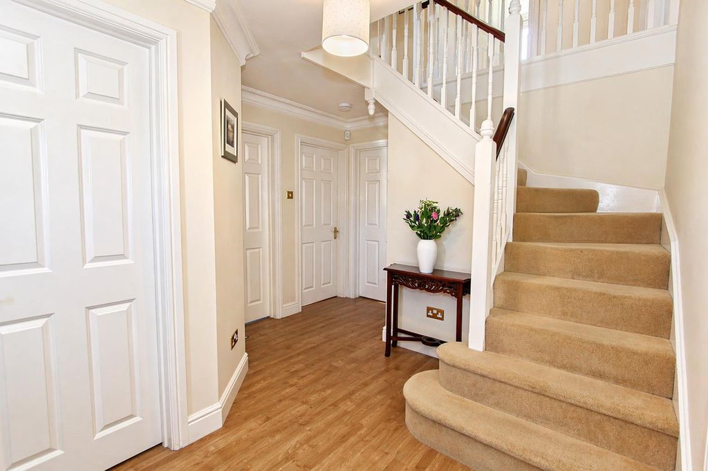 Additional image 6 of 5 bed detached house for saleWellfield Gardens, Carshalton Beeches SM5