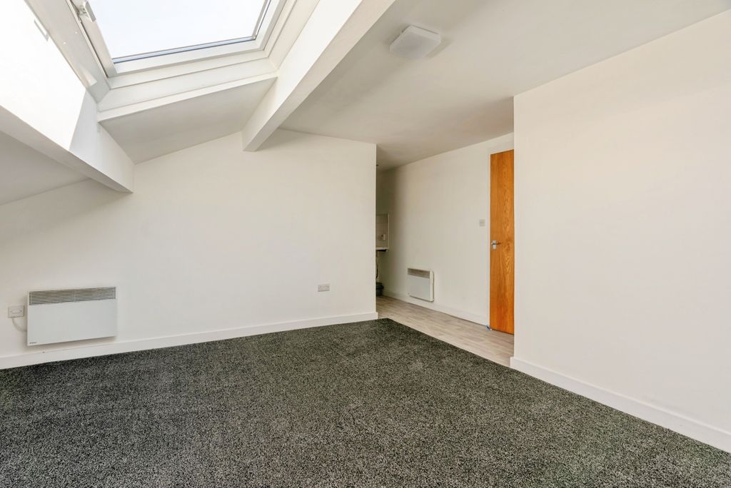 1 bed flat for saleWestgate, Burnley, Lancashire BB11 photo 3