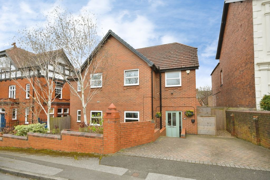 Additional image 12 of 5 bed detached house for saleCromwell Road, Chesterfield, Derbyshire S40