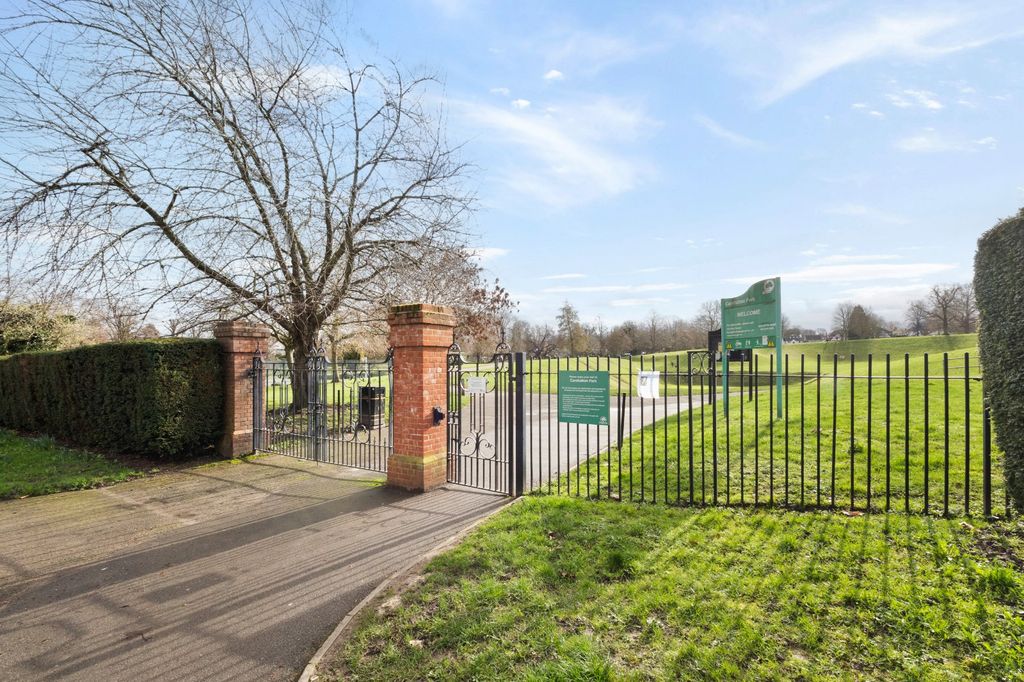 Additional image 26 of 4 bed semi-detached house for saleRuskin Road, Carshalton SM5