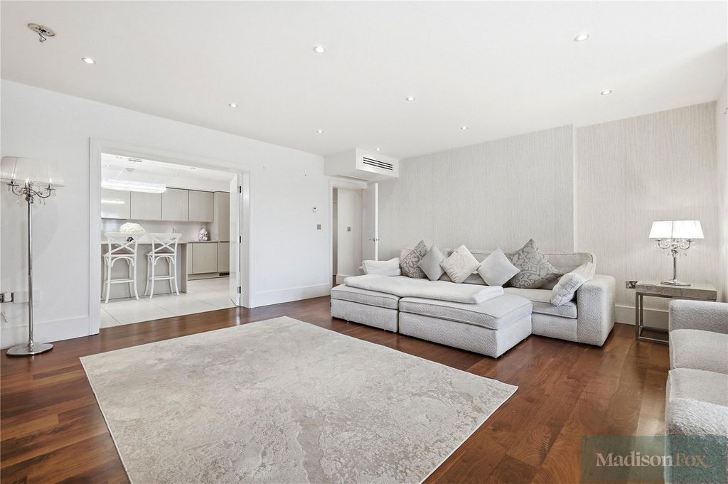 Additional image 3 of 2 bed flat for saleHigh Road, Chigwell, Essex IG7