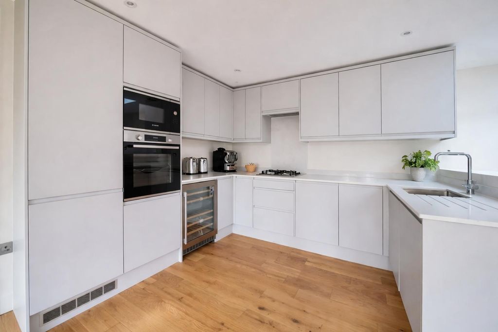 Additional image 3 of 2 bed flat for saleTekels Park, Camberley GU15