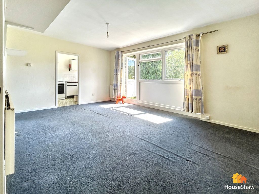 2 bed flat for saleWaterside, Chesham HP5 photo 5