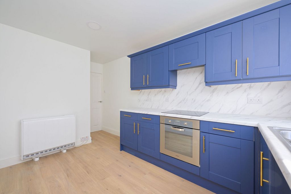 Additional image 8 of 2 bed flat for saleNicol Street, Kirkcaldy KY1