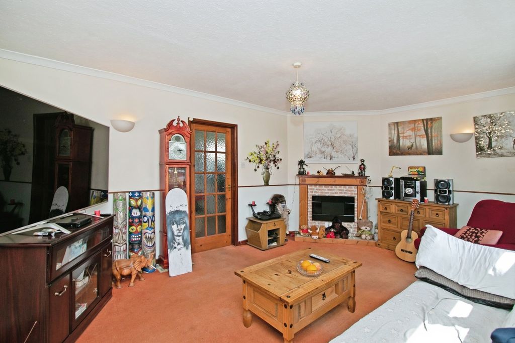 Additional image 6 of 1 bed flat for saleNorth Roskear Road, Camborne, Cornwall TR14