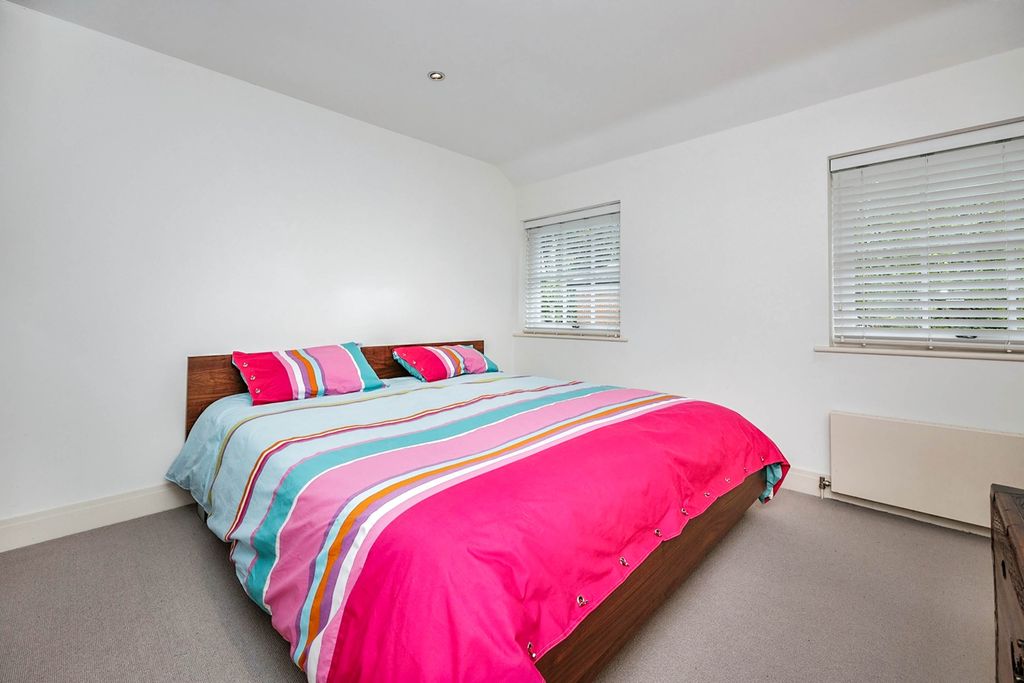 Additional image 10 of 2 bed flat for saleNew Dover Road, Canterbury CT1
