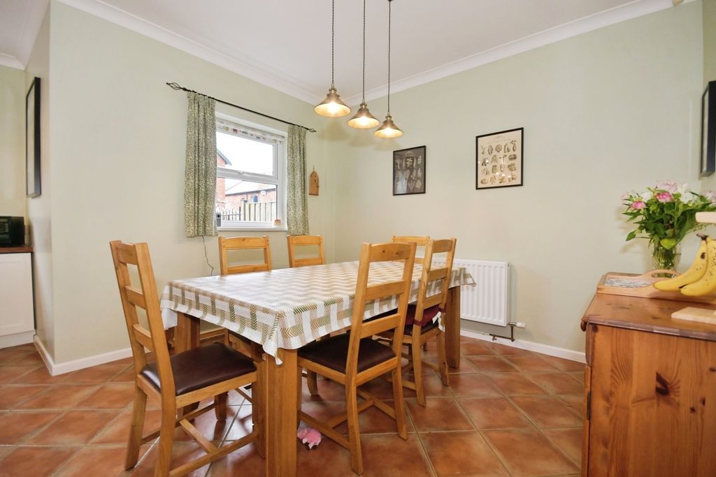 Additional image 6 of 5 bed detached house for saleCromwell Road, Chesterfield, Derbyshire S40