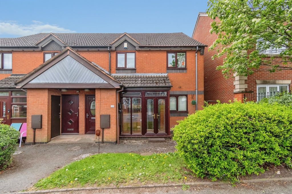 2 bed maisonette for saleBelt Road, Hednesford, Cannock WS12