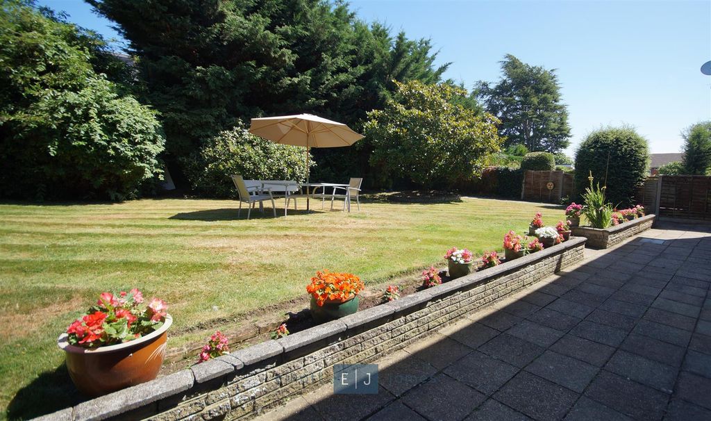 Additional image 23 of 5 bed detached house for saleMeadow Way, Chigwell IG7