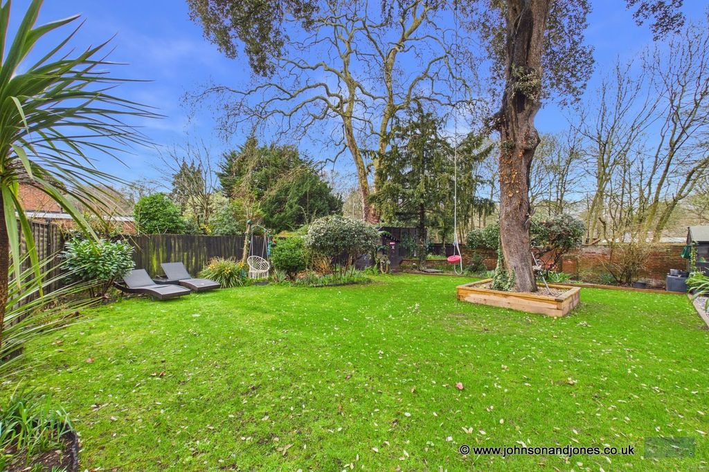 Additional image 28 of 4 bed detached house for saleLittle Green Lane, Chertsey KT16