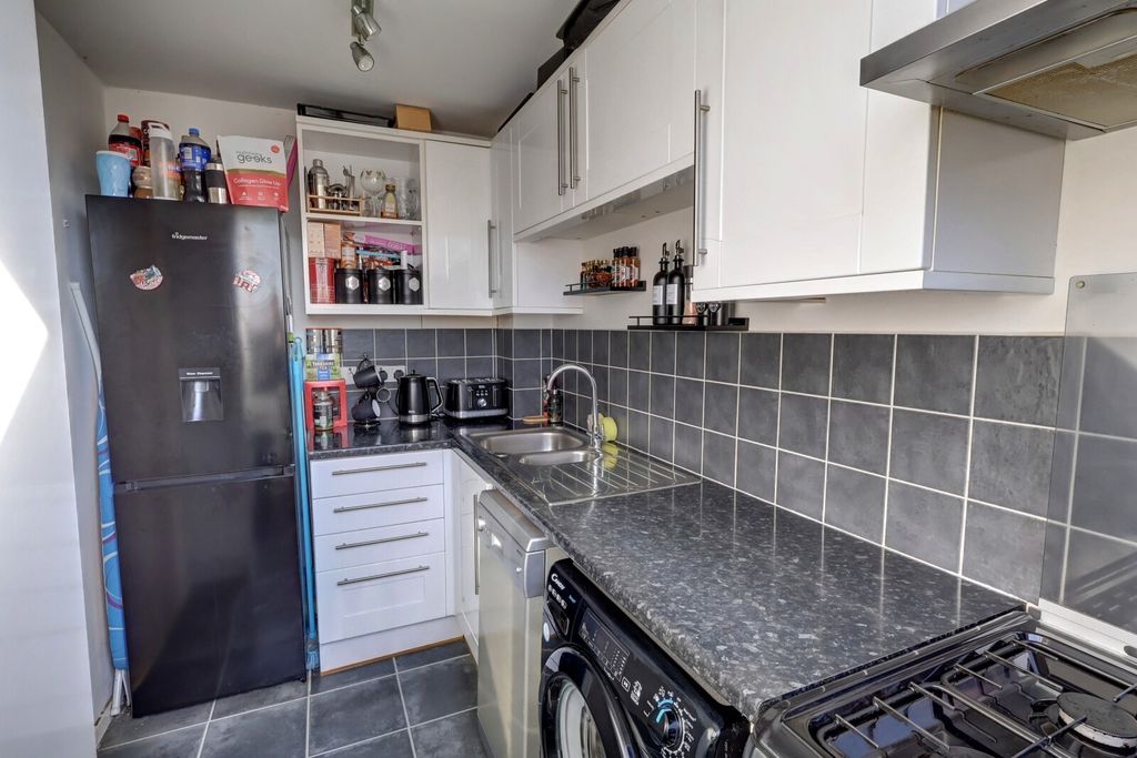 Additional image 13 of 3 bed maisonette for saleMilton Gardens, Princes Risborough, Buckinghamshire HP27