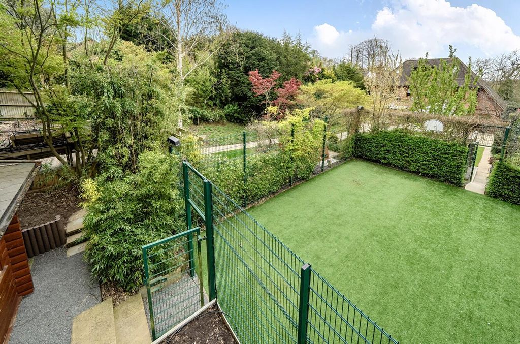 Additional image 20 of 5 bed detached house for saleProwse Avenue, Bushey Heath, Bushey WD23