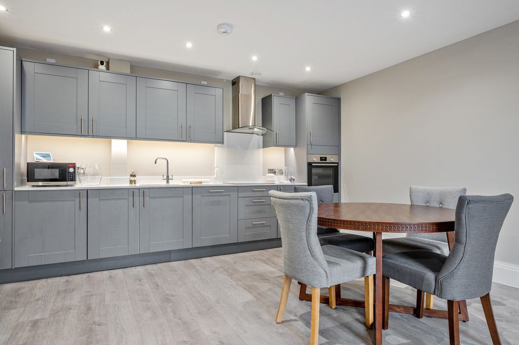 2 bed flat for saleWindrush Heights, Burford OX18