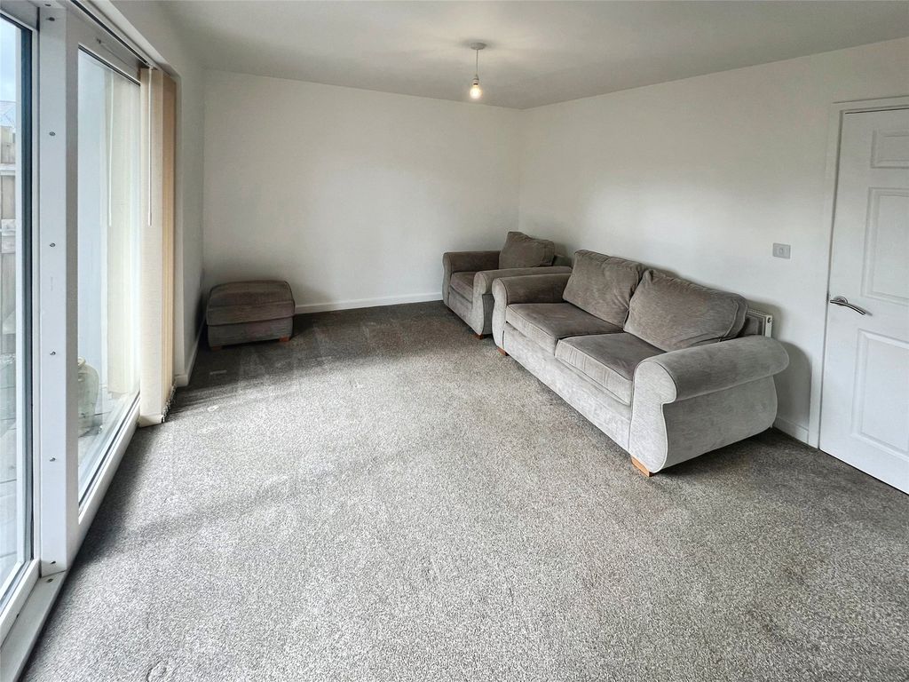 Additional image 3 of 2 bed flat for saleNorth Parade, Camborne, Cornwall TR14