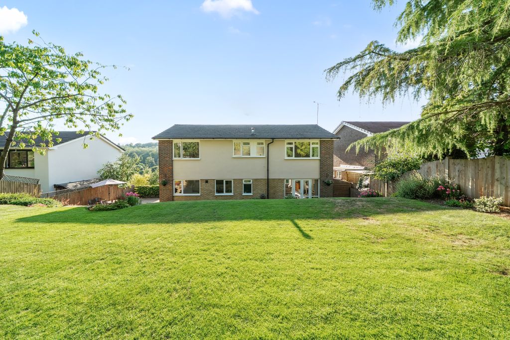 Additional image 6 of 4 bed detached house for saleBradenhurst Close, Caterham CR3