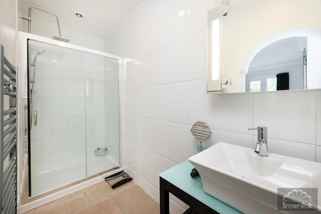 Additional image 14 of 5 bed detached house for saleHeathfield Road, Bushey, Hertfordshire WD23